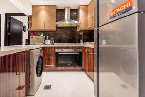Escape24 2BR with Large Balcony near Burj Khalifa