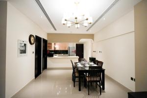 Escape24 2BR with Large Balcony near Burj Khalifa