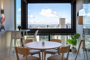 Perths Modern 1BR Apartment with Pool & Gym - City Living