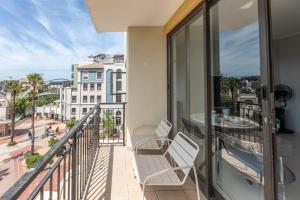 St Tropez On Lake 302 The Island Club