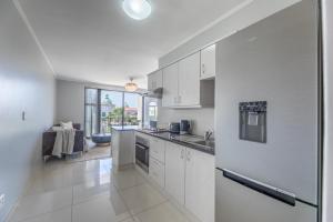 St Tropez On Lake 302 The Island Club