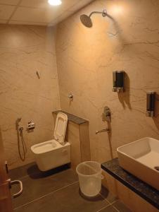 Seven Olives - Business Hotels