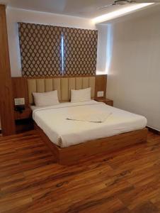 Seven Olives - Business Hotels