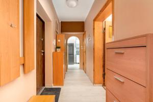 Długosza Homely Apartment by BookingHost