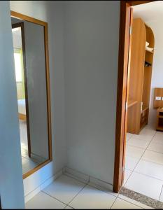 Gold dolphin grand hotel Flet com 1quarto independente,cozinha e sala integrada Para 5 Adultos é 1crianca até 6 anos