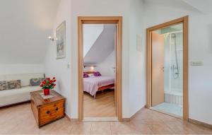 Beautiful Apartment In Bol With Wifi