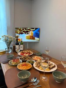 MAYs GO DUCK Newly built Family Stay KSPO IKEA Lotte World