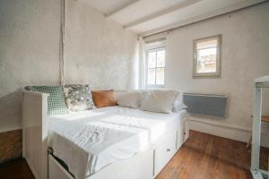 La Manil YourHostHelper