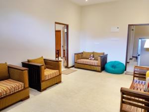 Canberra Holidays - Mirissa