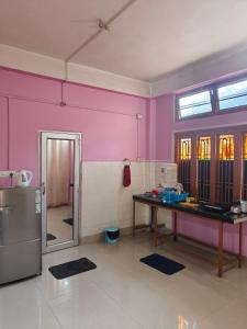 White house no 1 home stay