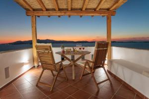 Naxian Sky Villa - Aegean Sunset Hilltop Bliss