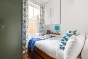 Bright 2BR Garden Flat in West Kensington