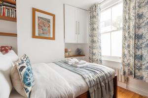 Bright 2BR Garden Flat in West Kensington