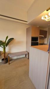 Cozy Stay near IT Park, pool, netflix, fast wifi, gym