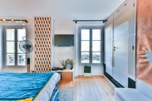 LILLUSIONISTE studio vue mer dans le Suquet