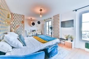 LILLUSIONISTE studio vue mer dans le Suquet