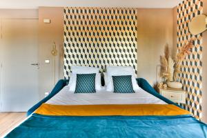 LILLUSIONISTE studio vue mer dans le Suquet