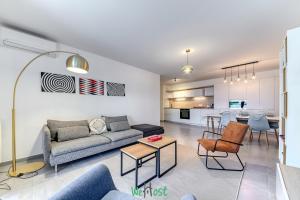 Vinatier - Lyon 2 - LB - Large family apartment with parking in Lyon