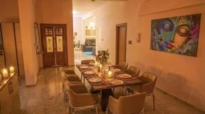 Luxury 4BHK Retreat with Netflix, Balcony & Family Stay