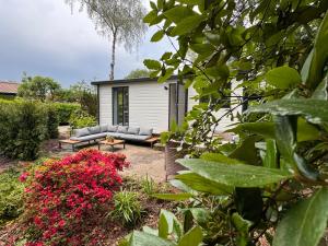 Park "de Ijsvogel" Holiday Chalet Private Garden - Veluwe Swimming pools Massage Children Playground and Entertainment