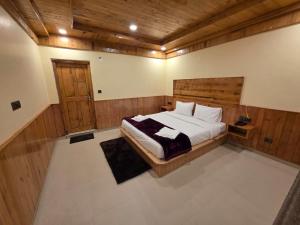 Sojha Hills Hotel & Restaurant