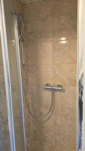 Cosy Studio Getaway - Free Parking & Central Links