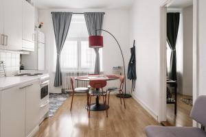 1BR Demure Design Urban Living Space