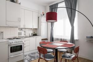 1BR Demure Design Urban Living Space