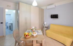 1 Bedroom Amazing Home In Cirella