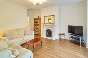 Admirals Rest - With Parking Central Broadstairs