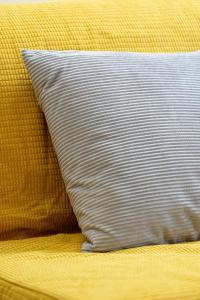 Comfortable Apartment with Balcony Remote Working Near a Nature Reserve by Noclegi Renters