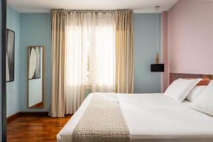 BYPILLOW Villa Lorena Adults Recommended