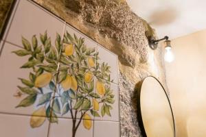 Romantic Lemon Grove Cottage with Private Pool - Oporto Lemon Farm, near Porto