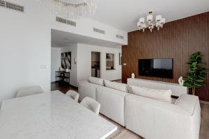 Beautiful 2 bed in JBR! bahar