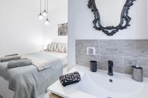 Valencia Designer Apartment next to metro