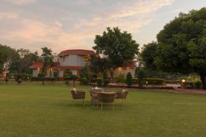 SaffronStays Emerald Farms
