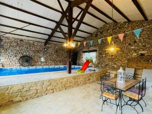 Refuge Champêtre - Piscine intérieure - Détente