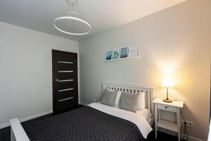 Spacious and Modern Apartment with Free Parking