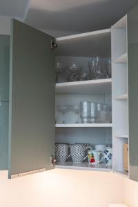 Spacious and Modern Apartment with Free Parking