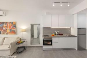 Neos Kosmos Apartment with Access to Acropolis View Rooftop