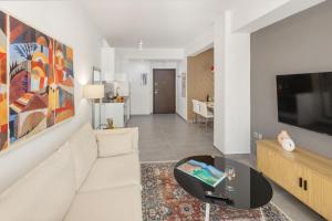 Neos Kosmos Apartment with Access to Acropolis View Rooftop