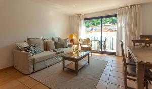 3 Bedroom Duplex, 30m to the beach, Tamariu, Costa Brava