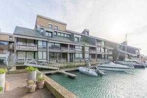 121 Marinas - 3 Bedroom Apartment - Parking