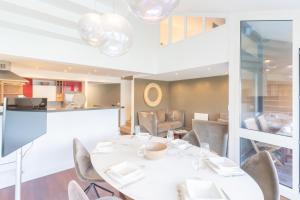 121 Marinas - 3 Bedroom Apartment - Parking