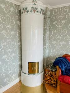 Historic Countryside Home Near Lake In Ekeryd