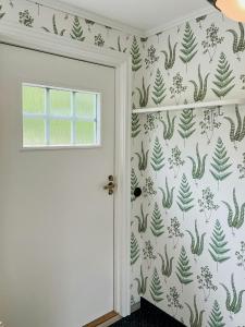 Historic Countryside Home Near Lake In Ekeryd