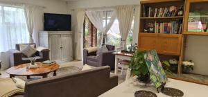 Waybury Cottage - a cozy home from home !