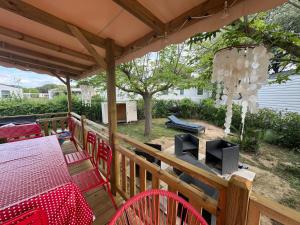 Bungalow 341, 6 à 8 pers, wifi, jardin, terrasse, Camping Siblu 4 étoiles le Lac des Rêves