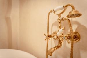 Riad KECH LeS ESSENSIELS