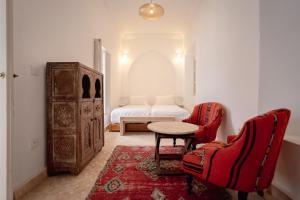 Riad KECH LeS ESSENSIELS